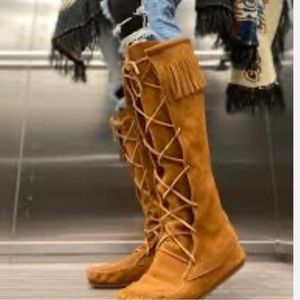 Minnetonka Tan Lace Up Boots